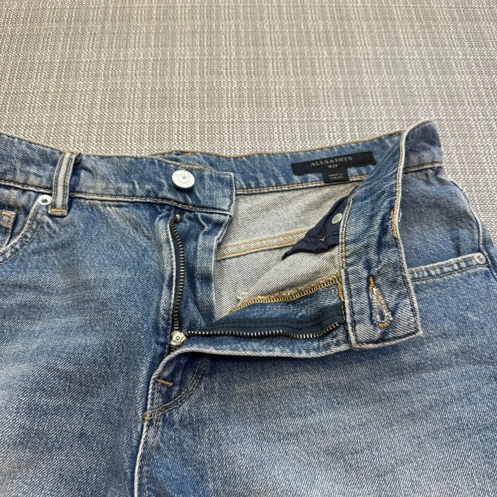 Casual Distressed Women's Denim Shorts - Blue